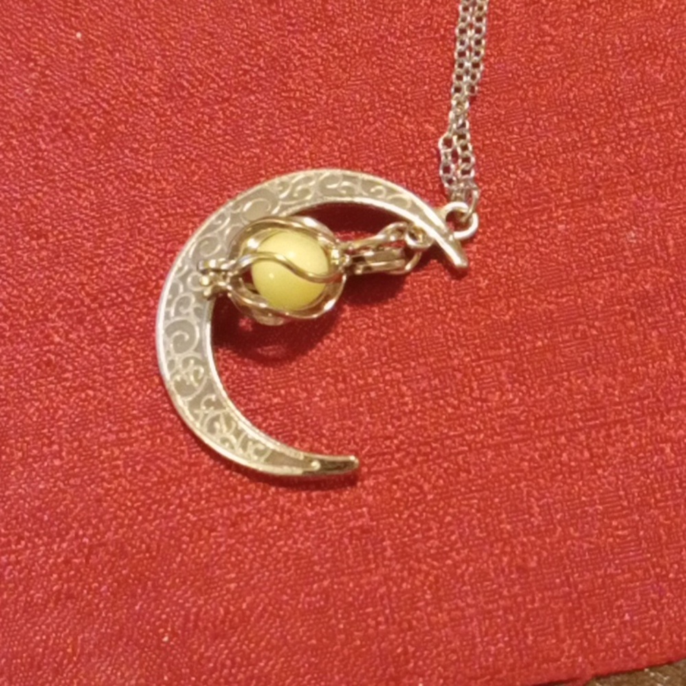 Moon chain